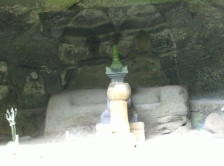 Yagura, tomb stone in Meigetsuin